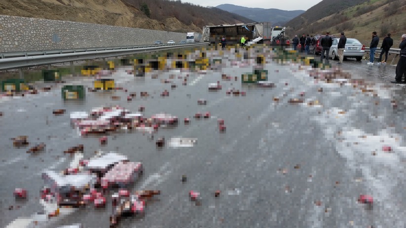 Samsun'da kaza sonrası karayolu araç trafiğine kapandı