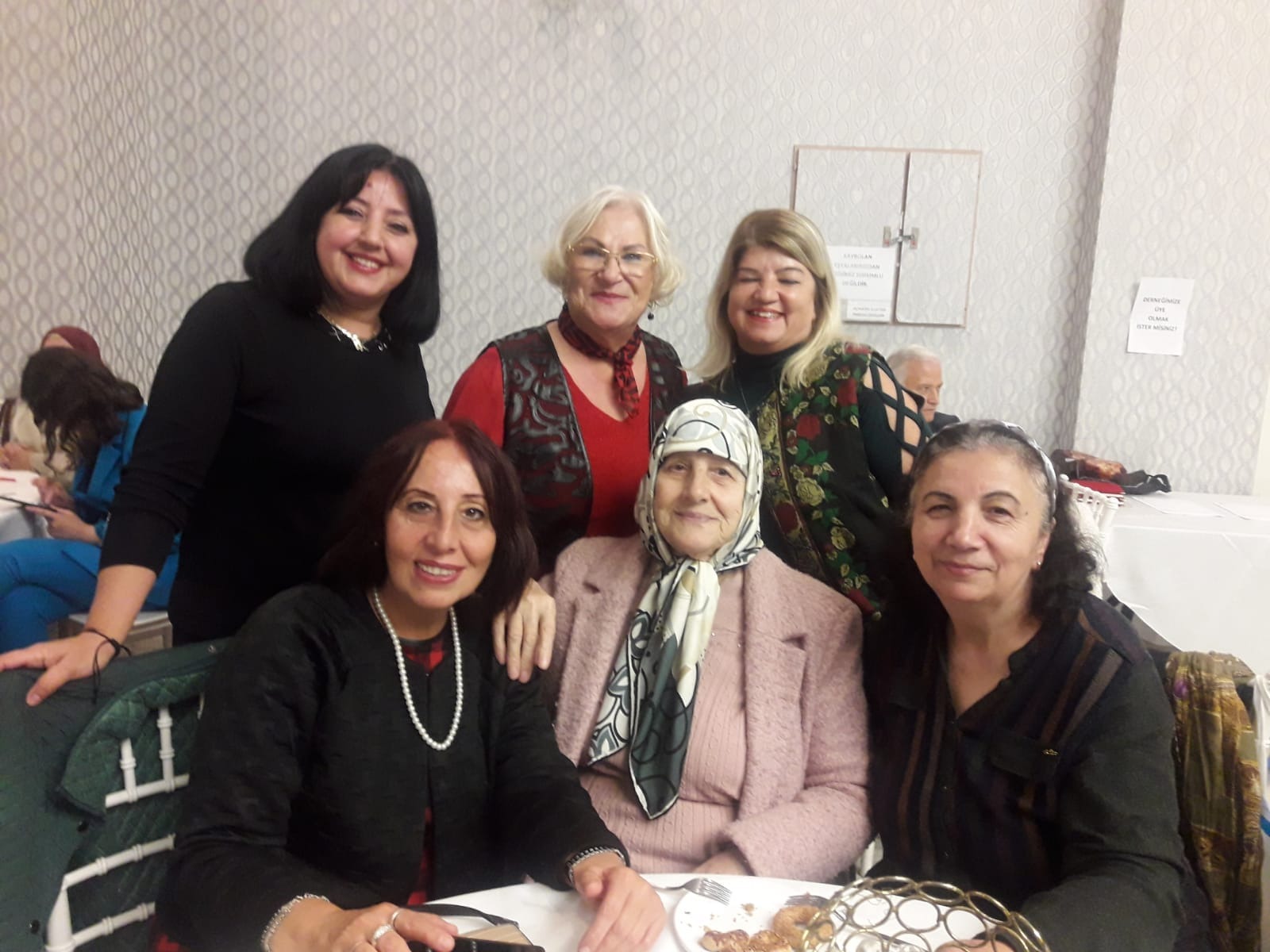 SELANİK AKŞAMLARI MEST ETTİ