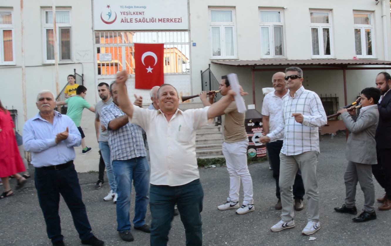 Samsun'da Sağlık Ocağı için davul zurnalı protesto