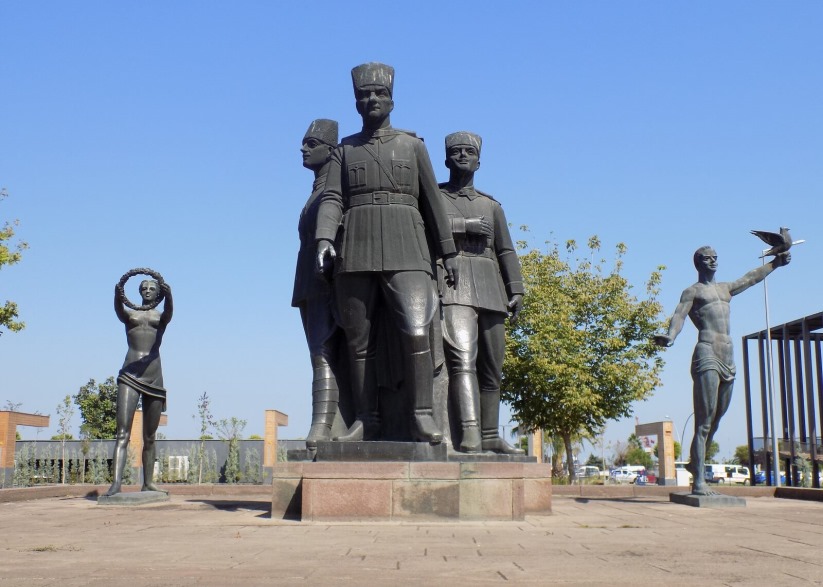 Atatürk'ün ilk adımı attığı yer yanlış mı biliniyor?