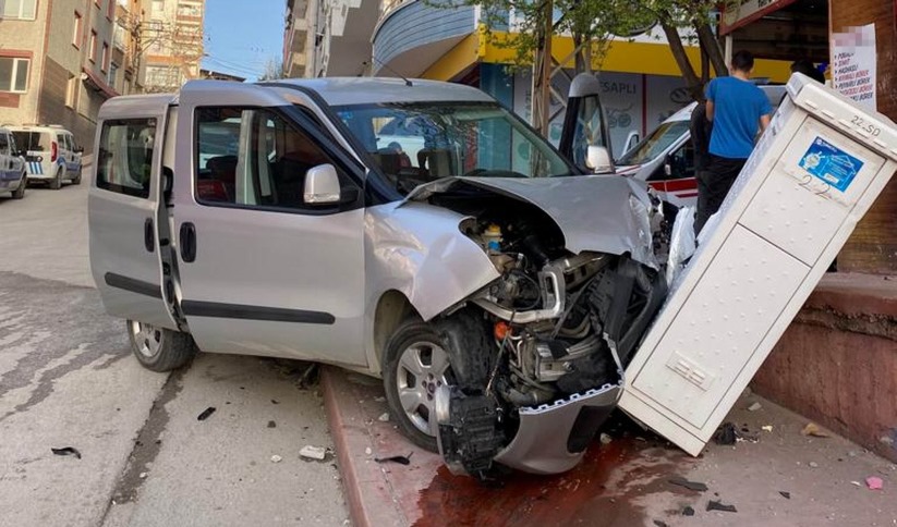 Samsun'da 5 kişinin yaralandığı kaza güvenlik kamerasında