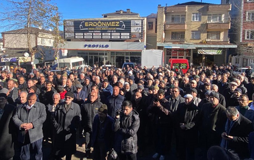 Hangi siyasiler bizi mağdur ediyorsa bedelini öder
