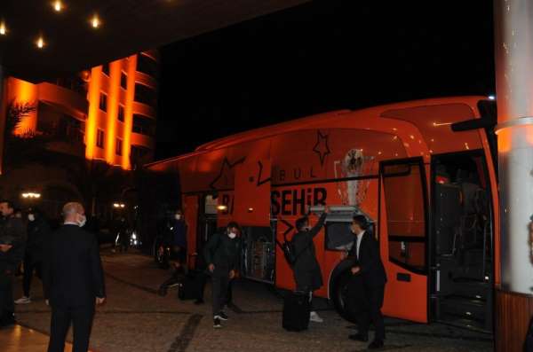 Başakşehir kafilesi Alanya'da