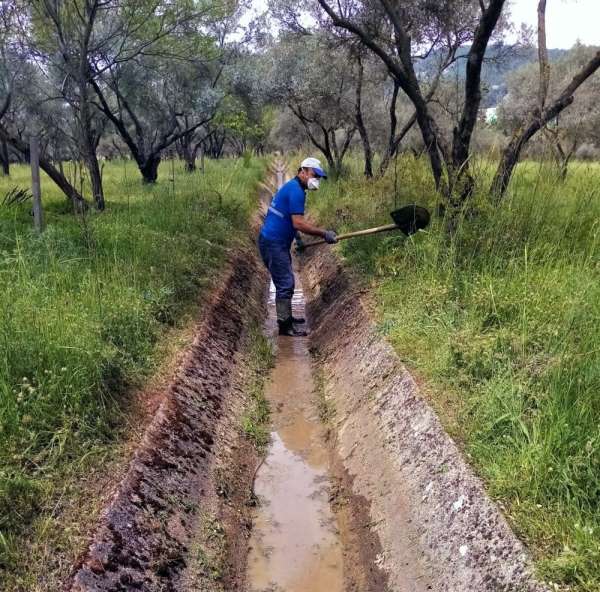Muğla Büyükşehir sulama kanallarında bakım yaptı