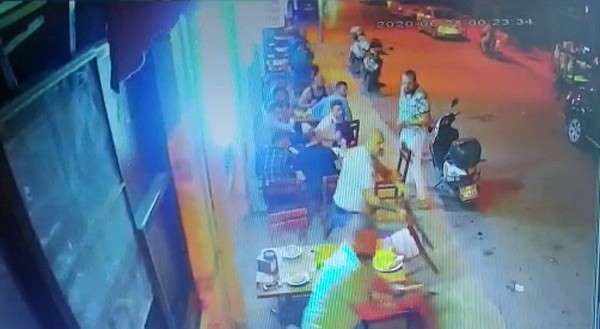 Lokantadaki silahlı saldırı kamerada