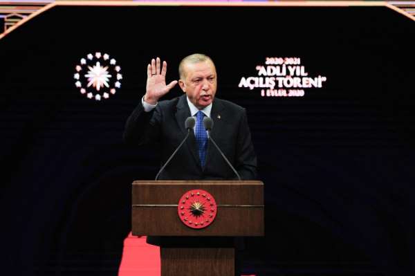 Cumhurbaşkanı Erdoğan: 'Kimi baroların terör örgütlerinin arka bahçesine dönüşme