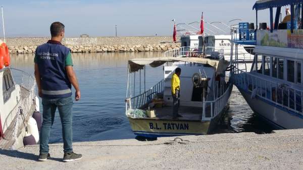 Van Gölü'nün karaya çıkış noktalarında balıkçı denetimi