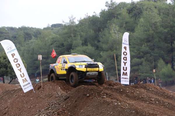 Off-Road yarışları nefes kesti 