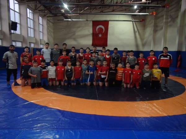 Geleceğin güreşçileri Yozgat'ta yetişiyor 