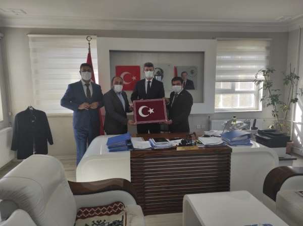 Şehit aileleri Beşiri Kaymakamı Şener ile bir araya geldi 