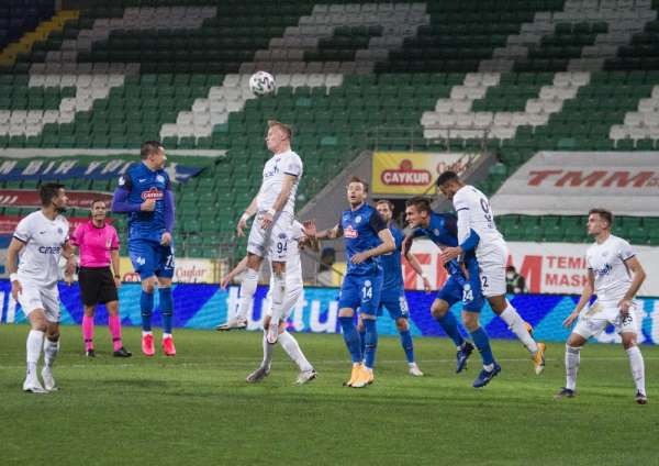 Süper Lig: Çaykur Rizespor: 0 - Kasımpaşa: 0 (İlk yarı) 