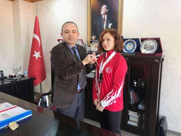 Burhaniye'de Kaymakam Öner, Dünya şampiyonlarını kutladı