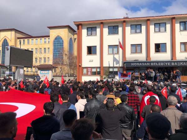 Horasan'da vatandaşlar, İdlib şehitleri için yürüdü