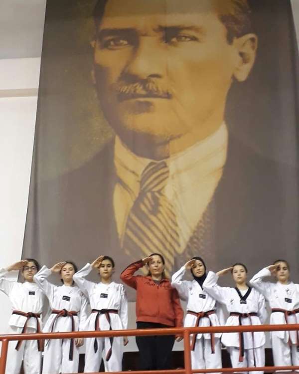 Kepez'in Taekwondo takımından 6 madalya