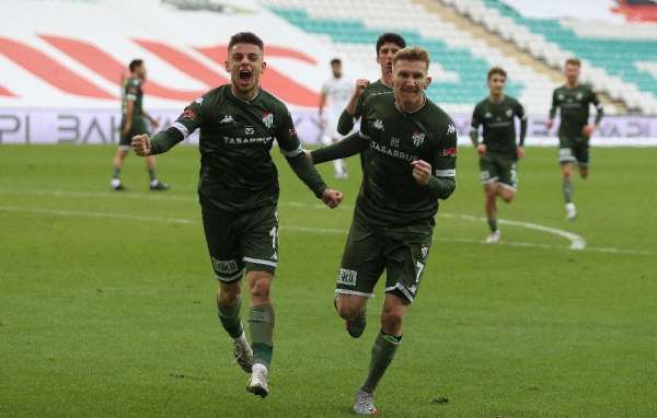 Bursaspor son ana kadar yılmıyor - Yeşil beyazlılar bu sezon son 15 dakikada 11 gol attı 