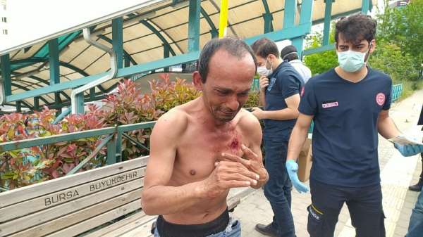 Kısıtlama sebebiyle parklarda yatıp kalkıyordu...Kendini bıçaklayıp 7.kez ölmek