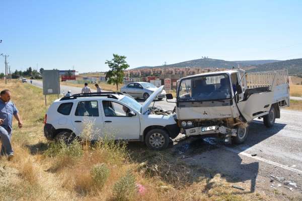 Antalya'da trafik kazası: 4 yaralı 