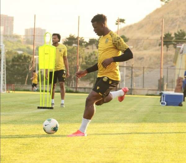 Yeni Malatyaspor'un genç yeteneği Youssouf performansıyla dikkat çekiyor 