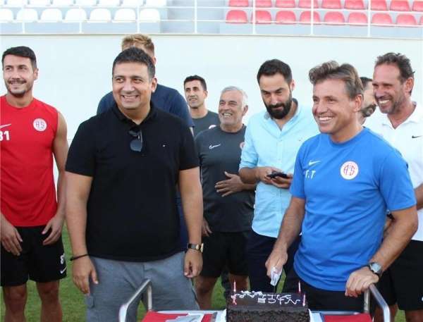 Ali Şafak Öztürk: 'Gençleştirme ve Türk oyuncu sayısı konusunda önemli aşama kay