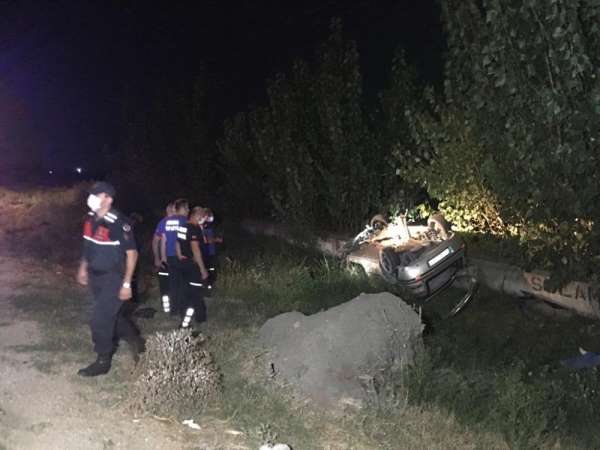 Ceyhan'da trafik kazası: 2 ölü, 1 yaralı 