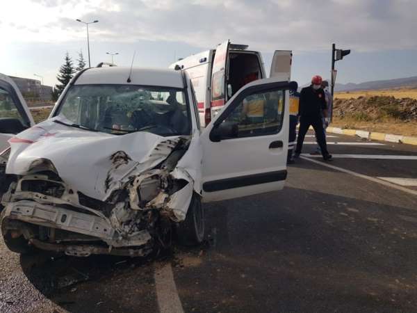 Develi'de trafik kazası: 2 yaralı