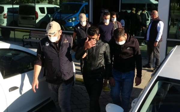 Samsun'da DEAŞ'tan 9 kişi adliyeye sevk edilip gözaltı süreleri uzatıldı 