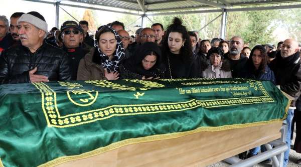 İsviçre'de trafik kazasında hayatını kaybeden 3 kişi Erzincan'da son yolculuklar