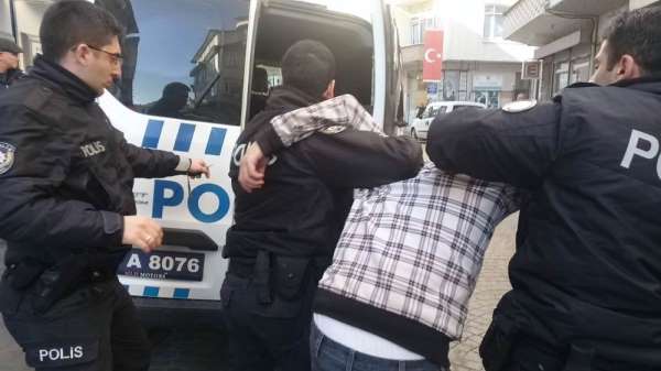Bıçakla banka soymaya çalışan zanlı yakalandı