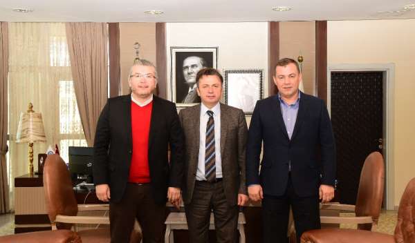 Eskişehirspor yönetiminden ESOGÜ Rektörü Şenocak'a ziyaret