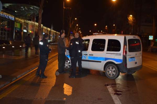 Malatya'da gasp etmek istedikleri şahsı bıçakla yaraladılar