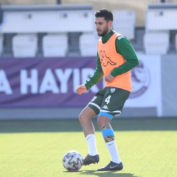 Bursasporlu futbolcu Cüneyt Köz'den büyük fedakarlık