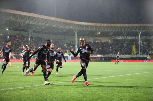 Alanyaspor, tarihinde ilk kez yarı final maçına çıkacak