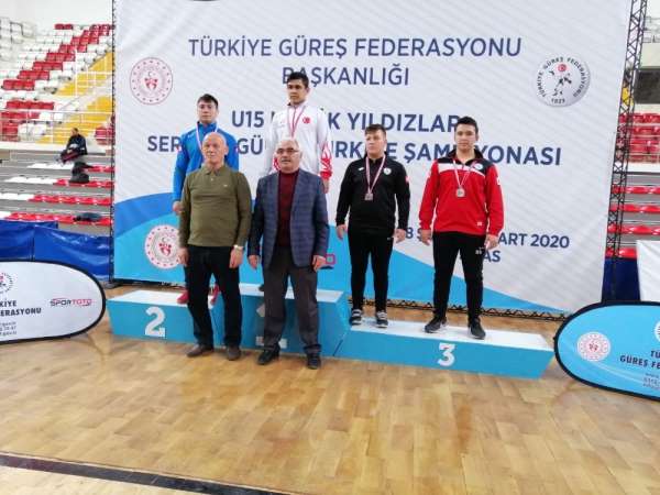 Gençlerden 2 gümüş madalya