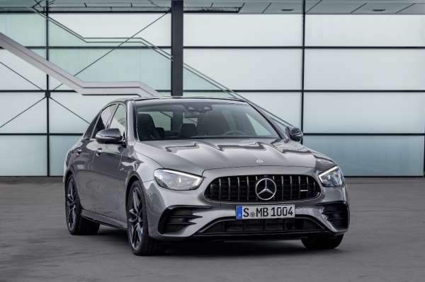 Mercedes-Benz'in yeni modelleri tanıtıldı