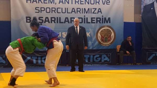 Ümitler ve Gençler Türkiye Kuraş Şampiyonası Bilecik'te yapıldı 