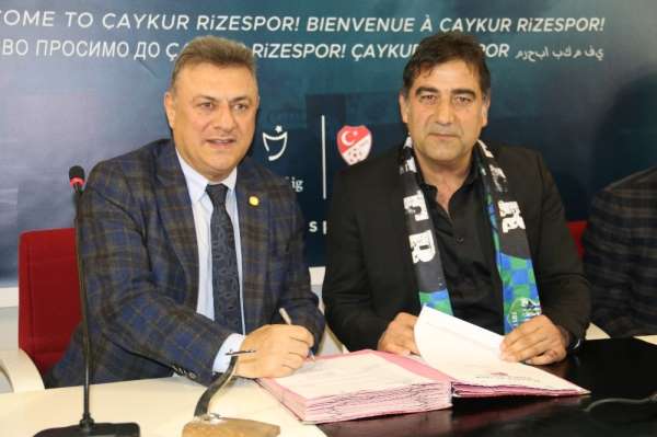 Ünal Karaman, Çaykur Rizespor ile 1.5 yıllık sözleşme imzaladı 