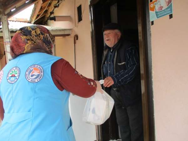 Yaşlılara uzanan şefkat eli 'Hünerli Eller'