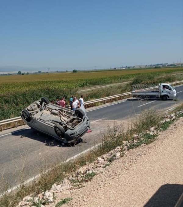 Onlarca kişinin yaşamını yitirdiği Alpu yolunda yine kaza oldu 