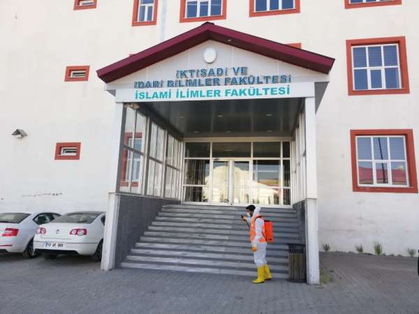 Tatvan Belediyesinden Bitlis Eren Üniversitesinde dezenfekte çalışması 
