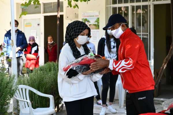 Isparta'da genç kayakçıların hayalleri gerçek oldu
