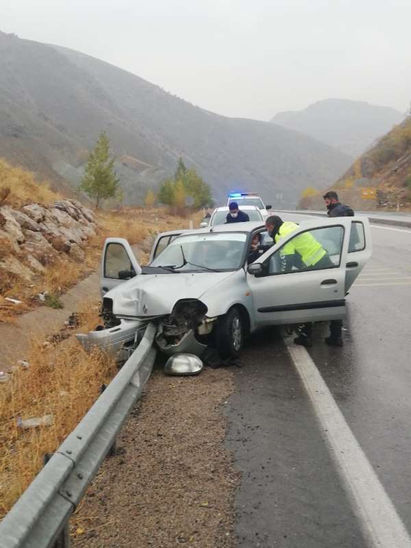 Tercan'da trafik kazası: 3 yaralı 