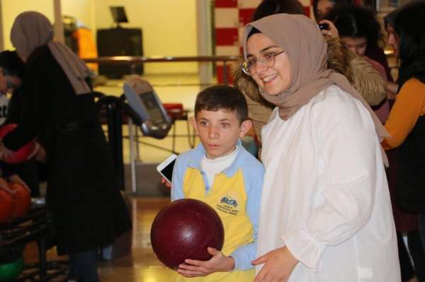 Engel tanımadılar, bowlingde şov yaptılar 