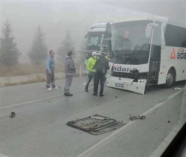 Kütahya'da trafik kazaları: 3 yaralı 