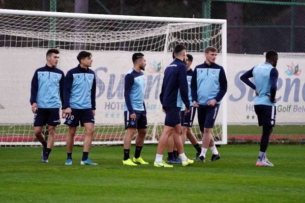 Adana Demirspor tempoyu yükseltti