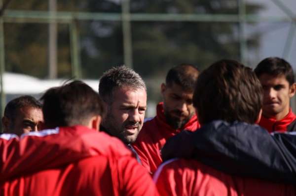 Eskişehirspor'da İlhan Var ile yollar ayrıldı