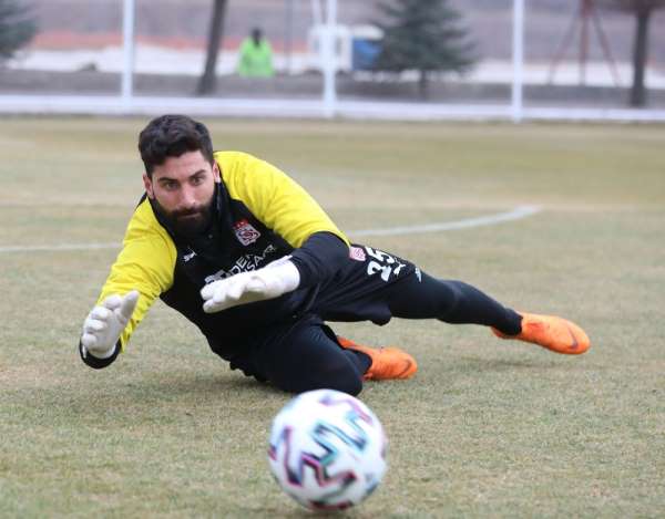 Sivasspor kaleci Muammer'in sözleşmesini uzattı 