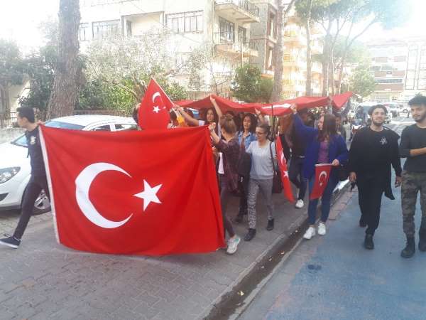 Milas'ta 'Şehitlere Saygı' yürüyüşü
