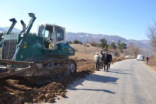 Tokat'ta köy yolu standartlarında iyileştirme çalışması 