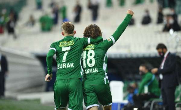 Bursaspor'un genç futbolcuları Ali Akman ve Burak Kapacak Ümit Milli Takım'a çağ