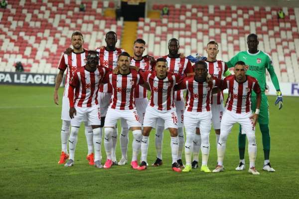 Sivasspor-Karabağ maçının hakemi değişti 